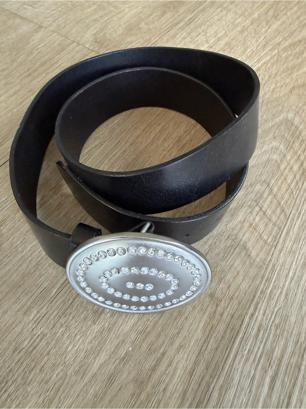 Black Women's Leather Belt with Round Rhinestone Buckle